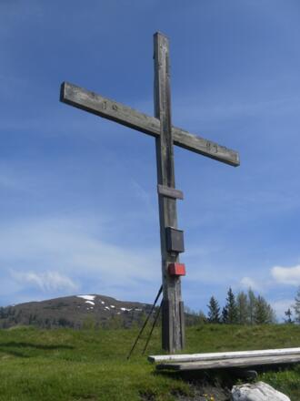 Alpbichl, dahinter Hochbühel