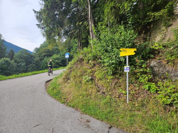 Abzweigung von der Straße Richtung Volderwildbad