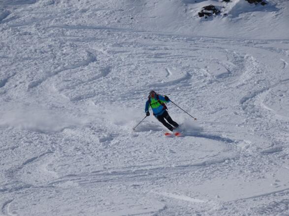 Adi bei der direkten Gipfelabfahrt von der Lareinfernerspitze