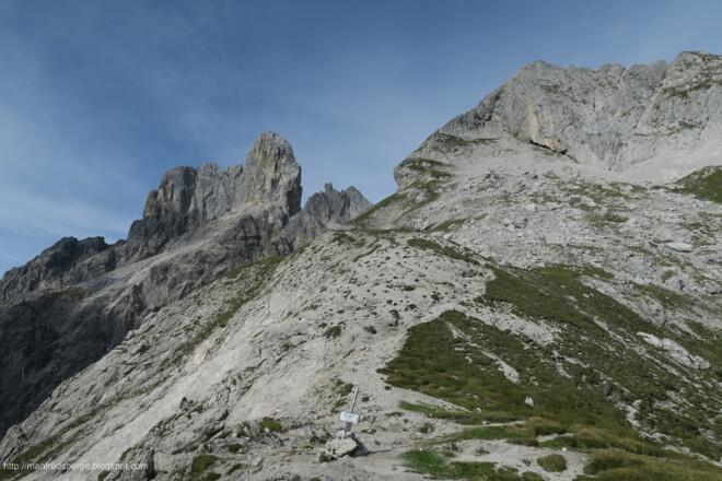Ich bin am Steiglpass. Bis zur oberen Graskante muss ich gelangen