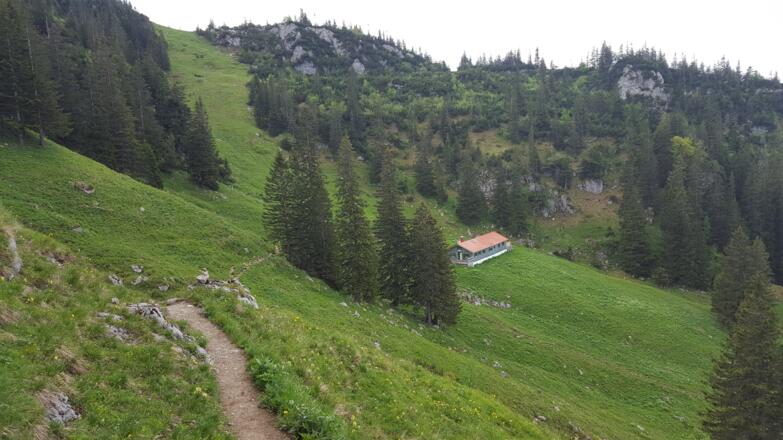 Der Abstieg von der Kapelle