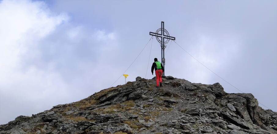 Am Gipfel der Grünbergspitze (2790 m).