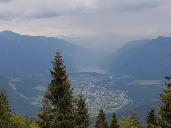Aussicht nach Norden mit Gewitter beim Traunsee