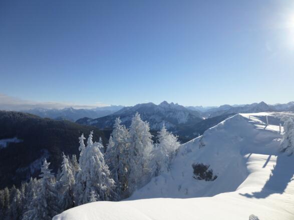 Blick auf Karwendel, Wetterstein und Tannheimer Berge