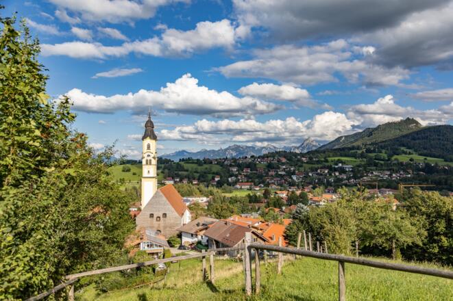 Blick vom Hörnle auf die Kirche St. Nikolaus