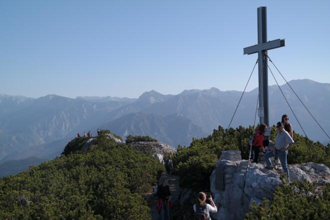 Der Helmeskogel (1.633 m) wartet mit einem tollen Panorama auf.