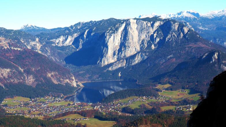Blick nach Altaussee beim Abstieg von ~1550m