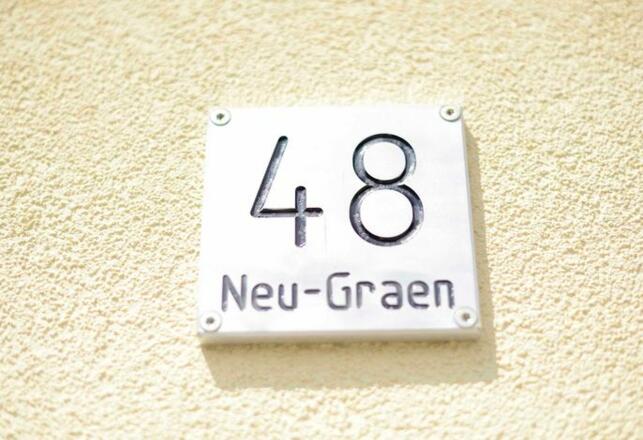 Aussenansicht im Sommer