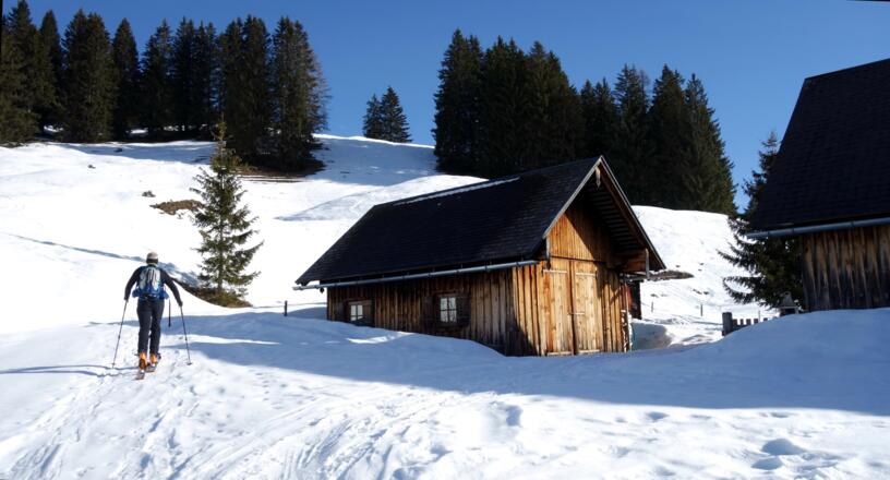 an dert Plimhütte 1334m vorbei