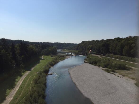 Blick nach Süden von Großhesseloher Brücke