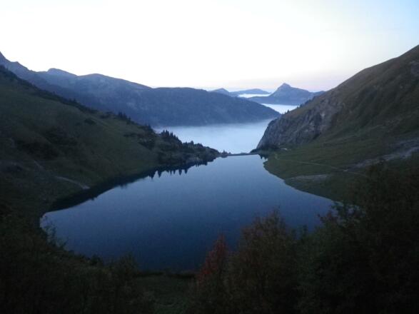 Blick von Landsberger Hütte über den Traualpsee zum Tannheimer Tal