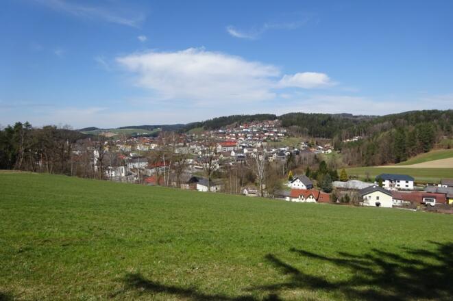 Blick vom Hainberg auf den Ort