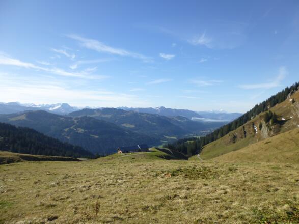 Blick über die Obere Wilhelminealpe in Richtung Säntis und Vorarlberg