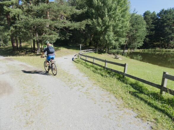 Vorbei am Tramser Badeweiher