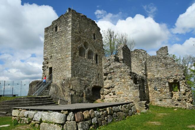 Ruine Ruttenstein mit Burgfried