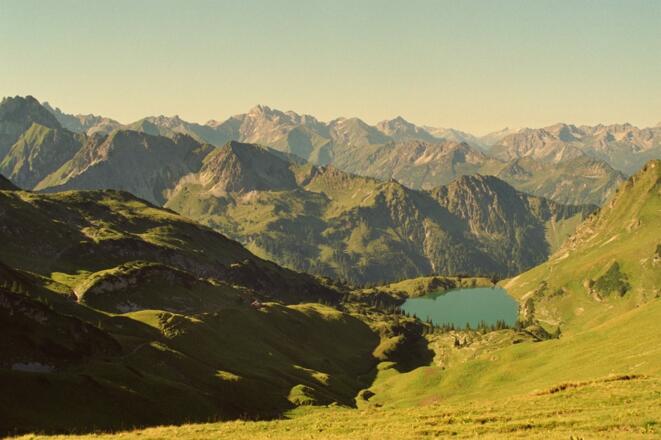 Blick vom Zeigersattel zum Seealpsee