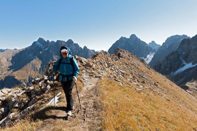 im Hintergrund Kleine- u. Goße Schlenkerspitze, Dremelspitze, Bergwerkskopf und Schneekarlespitze