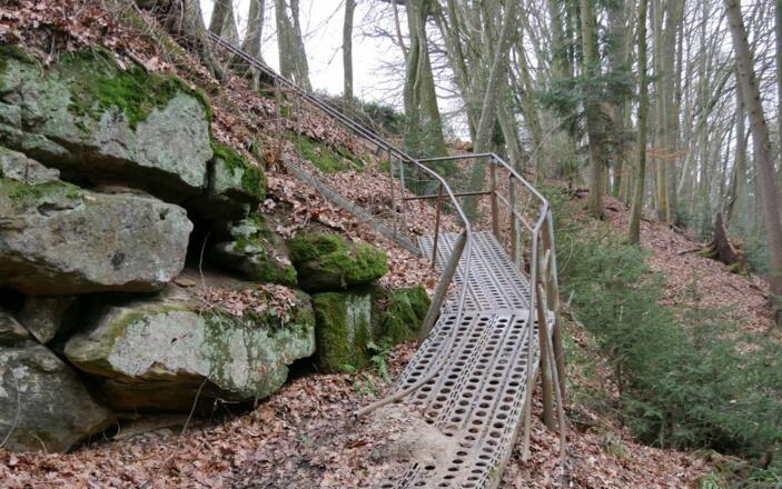 Abstieg zur Teufelshöhle