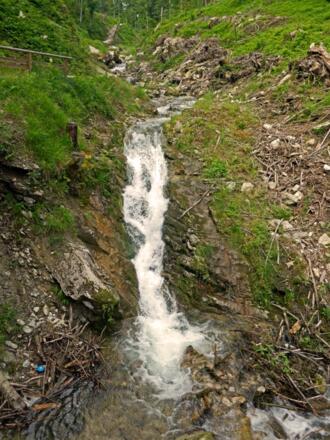 Kleiner Wasserfall am Gerner Bach