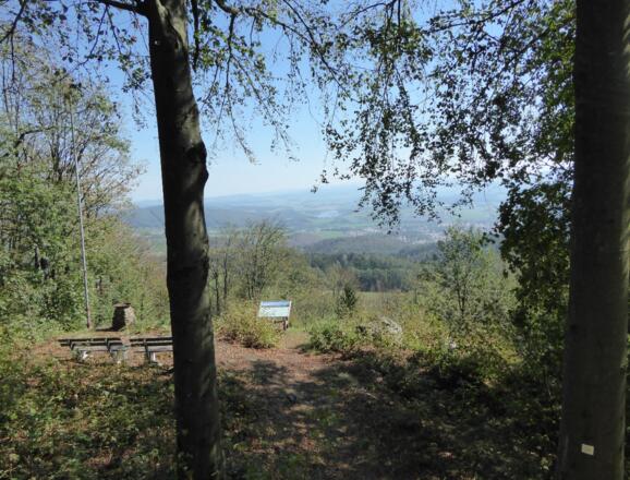 Blick hinunter nach Furth im Wald