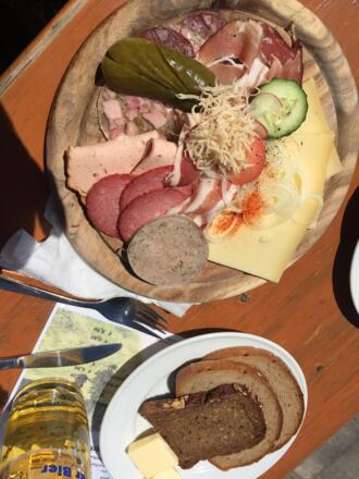 lohnende Einkehr beim Abstieg in der Alpe Kammeregg