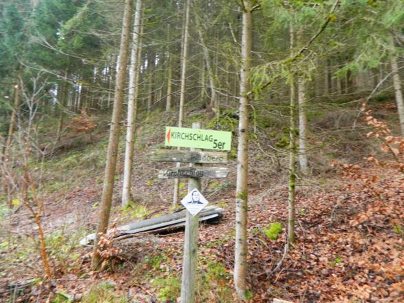 Wegtafeln beim Abstieg