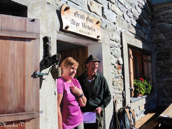 Hirte Raimund mit Frau und Wirtin Martina