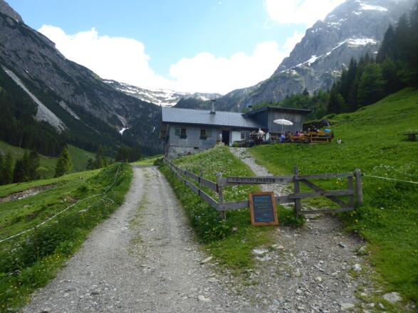 Bernhards Gemstelalp