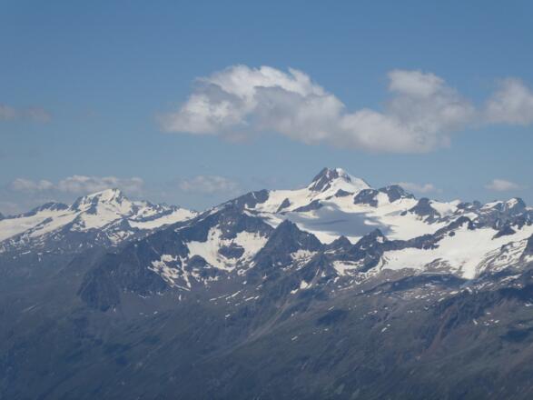 Weisskugel (links) und Wildspitze (rechts)