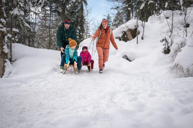 Winterwandern auf der Soleleitung im Bergsteigerdorf Ramsau