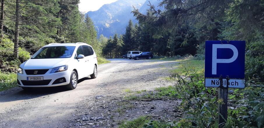 Der Parkplatz Nösslach. Bis hier gilt die Fahrerlaubnis.