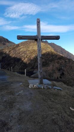 Kreuz neben Bockhartseehütte
