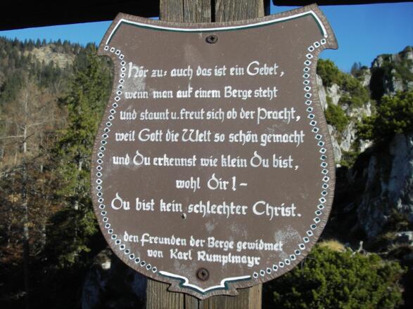 Spruch am Rumpelmayr-Kreuz