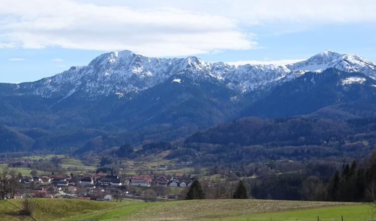 Stern: Blick auf Herzogstand und Heimgarten (rechts)