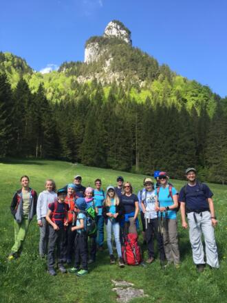 In der Bildmitte ist der Felsklotz des Kofels bereits sichtbar