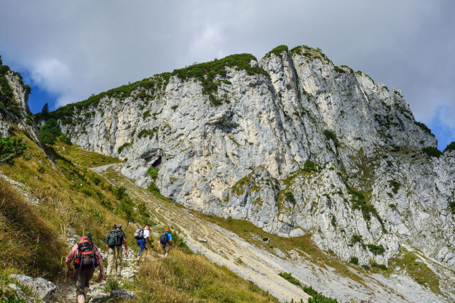 Die Felswand der Hörndlwand wird immer besser sichtbar.