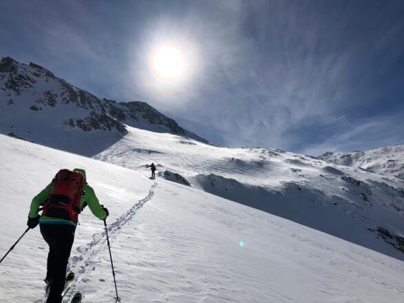 Einsame Spurarbeit auf dem Weg zur Herzog-Ernst-Spitze