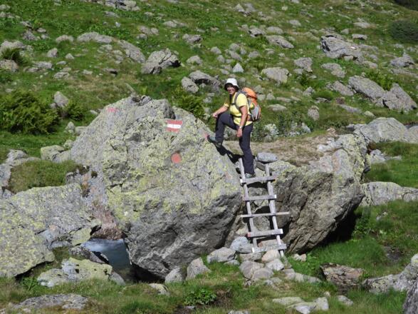 Mal eine andere Art einer Bachüberquerung :-)