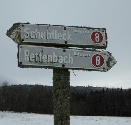 Wegmarkierung 8 - die sind schon älter - mit Patina :-))
