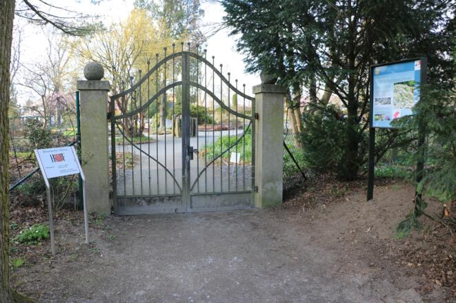 Eingang zum Botanischen Garten