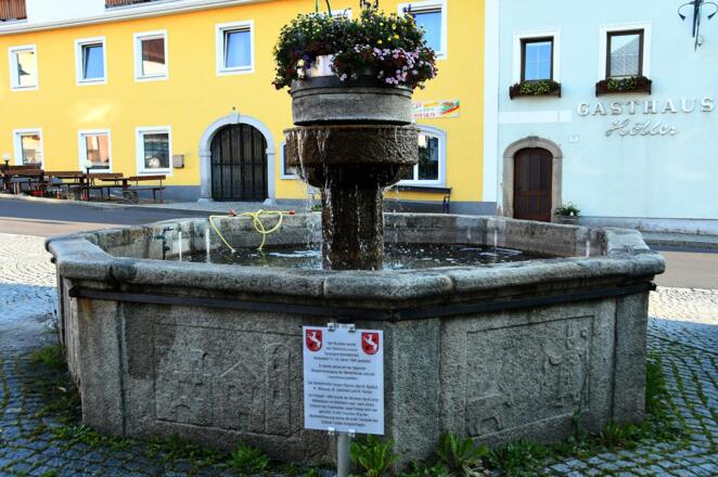 Brunnen am Marktplatz in Gutau