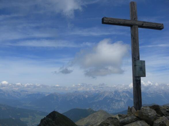 Schwarze Wand links unter Schwarzhornkreuz