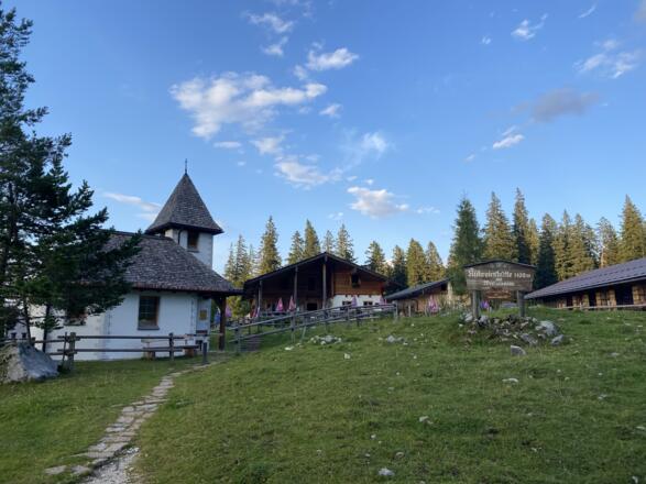 Kühroint Hütte / Kühroint Alm