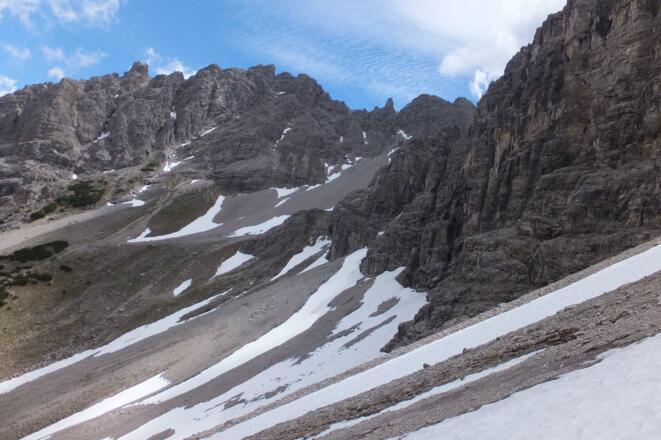 Blick vom Klupperkar auf den markanten Felszacken des Augzahns