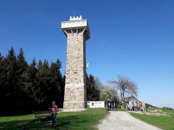 Elisabethwarte 769m am Plattenberg 750m