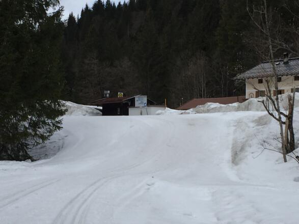 Anstieg zur Bushaltestelle Bayerwald