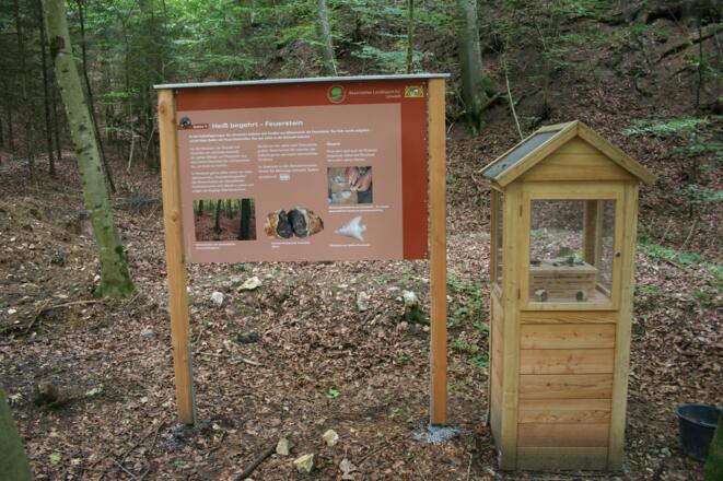 Station 11: Feuersteine suchen und eigenes Werkzeug herstellen