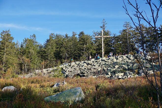 Gipfel mit dem 2020 erneuerten Kreuz