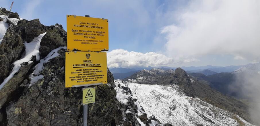 Wir erreichen das militärische Sperrgebiet Wattener Lizum.