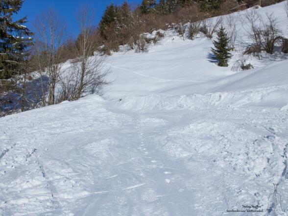 die Spur auf den Sitzstein ist immer breit eingelaufen